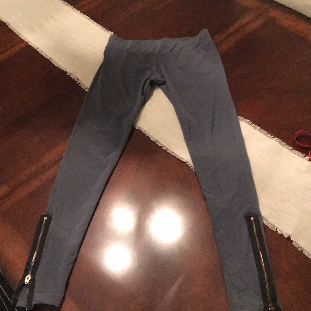 LNA grey leggings small